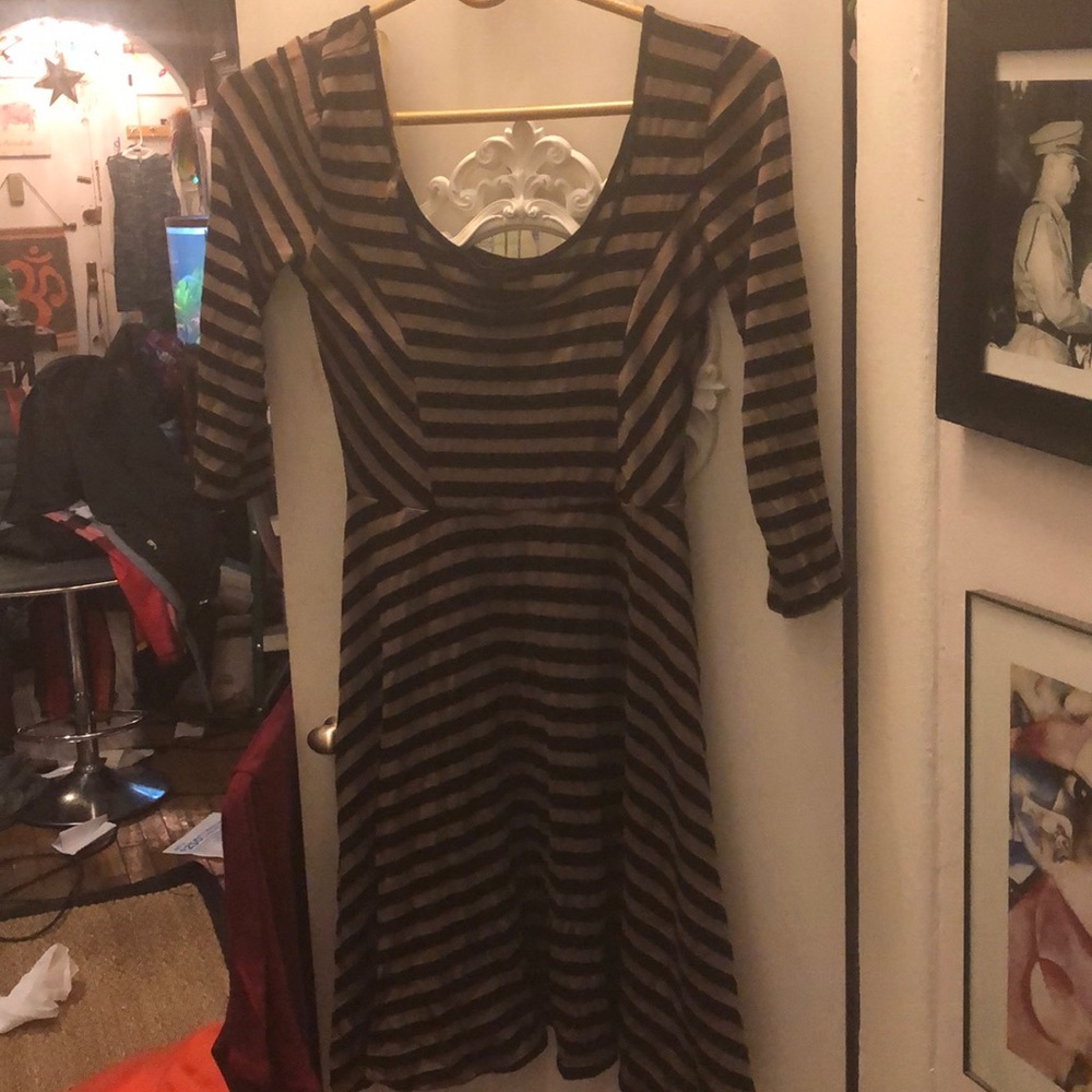 Tan and black soft cotton long sleeve dress- small